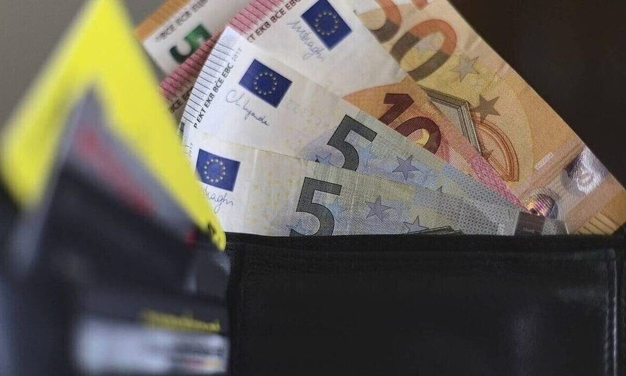 ΟΠΕΚΑ: Την Παρασκευή η καταβολή των επιδομάτων μέσω προπληρωμένης κάρτας