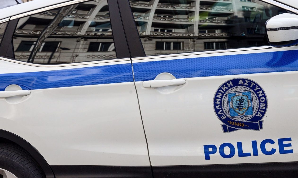 Σύλληψη δύο ατόμων στον Πειραιά για συμμετοχή σε εγκληματική οργάνωση διακίνησης κοκαΐνης
