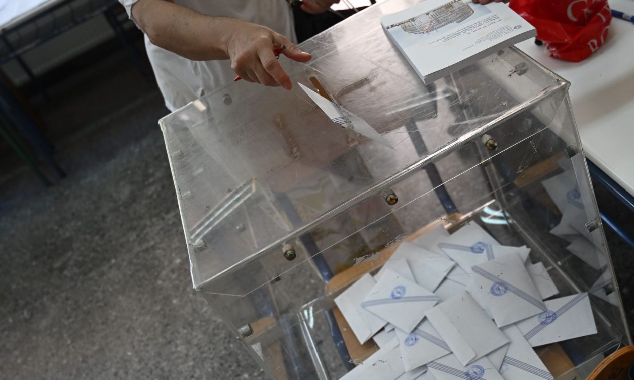 Δημοσκόπηση PULSE: Ισχυρό προβάδισμα για τη ΝΔ – Το ΠΑΣΟΚ ισοφάρισε την Πλεύση