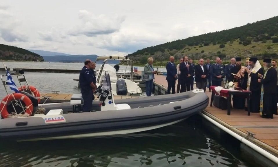 Στη Μεγάλη Πρέσπα πλέει το νέο ταχύπλοο σκάφος της ΕΛ.ΑΣ.