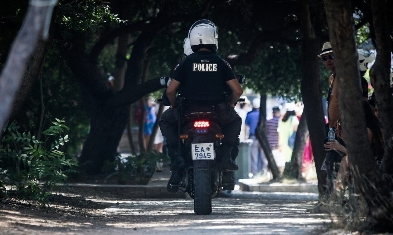 Bύρωνας: Συνελήφθησαν τρεις ανήλικοι για ληστείες σε καταστήματα ψιλικών