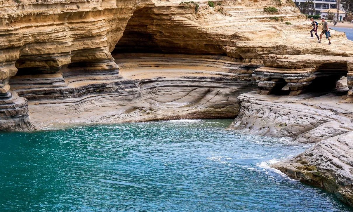 Κέρκυρα: Τουρίστας έπεσε από μεγάλο ύψος – Επιχείρηση διάσωσης