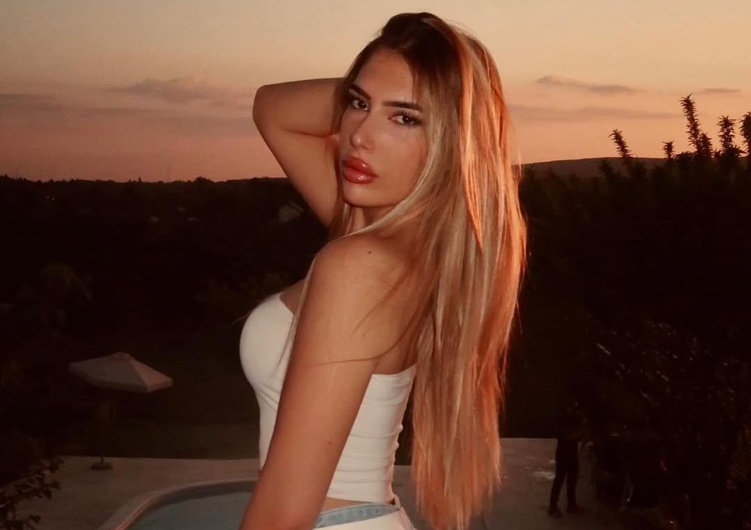 Tijanaa Radonjic: Η στιγμή που η 19χρονη TikTok λύνει το αλεξίπτωτο και πέφτει στο κενό