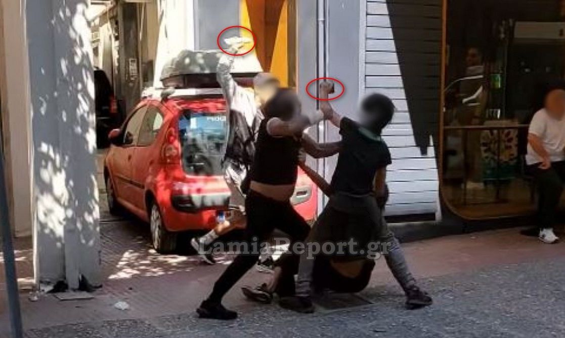 Αγριότητες στο κέντρο της Λαμίας: Ρομά συνεπλάκησαν με γροθιές και μάρμαρα – Δείτε το βίντεο
