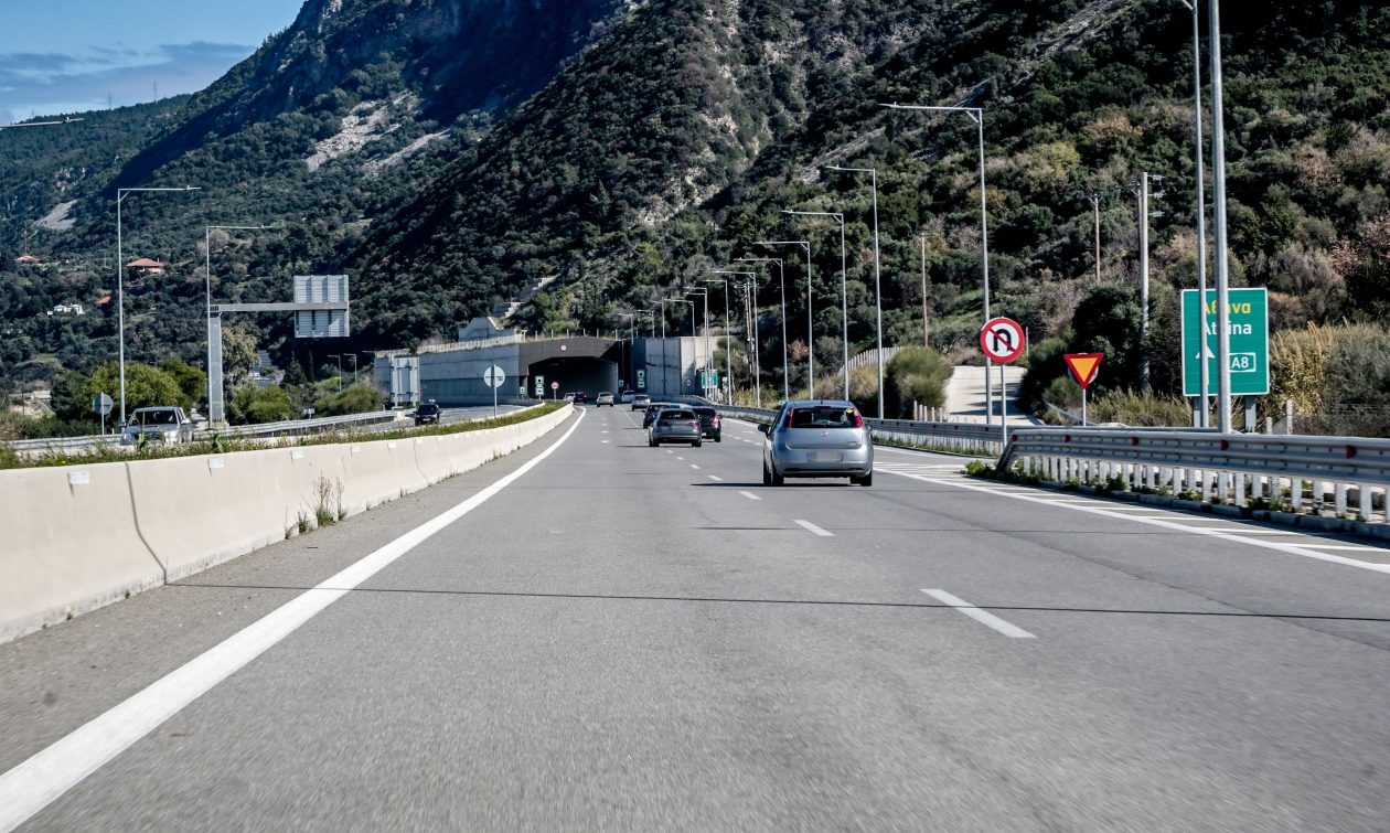 Έληξε χωρίς τραυματισμούς το περιστατικό με οδηγό που κινούνταν ανάποδα στην Εθνική Οδό