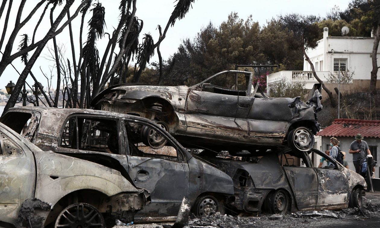 Μάτι – Τέλη για καμένα οχήματα: «Μας καλούν να πληρώσουμε για κάτι που δεν υπάρχει», λέει πυρόπληκτη