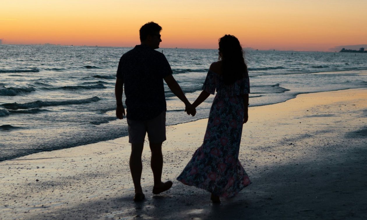 Νέα εποχή στο Tinder: Τα «ευτράπελα» που φέρνει η προσθήκη του φίλτρου «ύψος» στην εφαρμογή