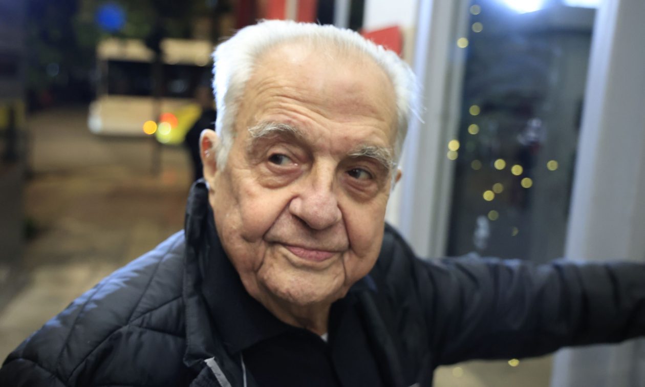 Διάρρηξη – μυστήριο στο σπίτι του Αλέκου Φλαμπουράρη