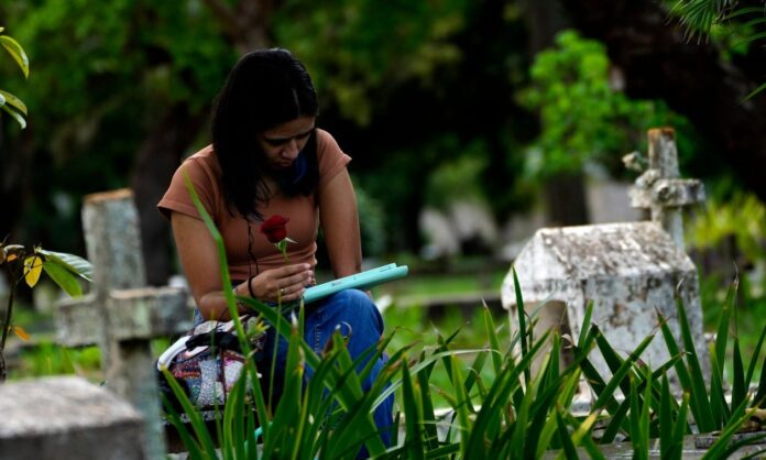 1655764-adc2c007-cemetery-brazil.jpg
