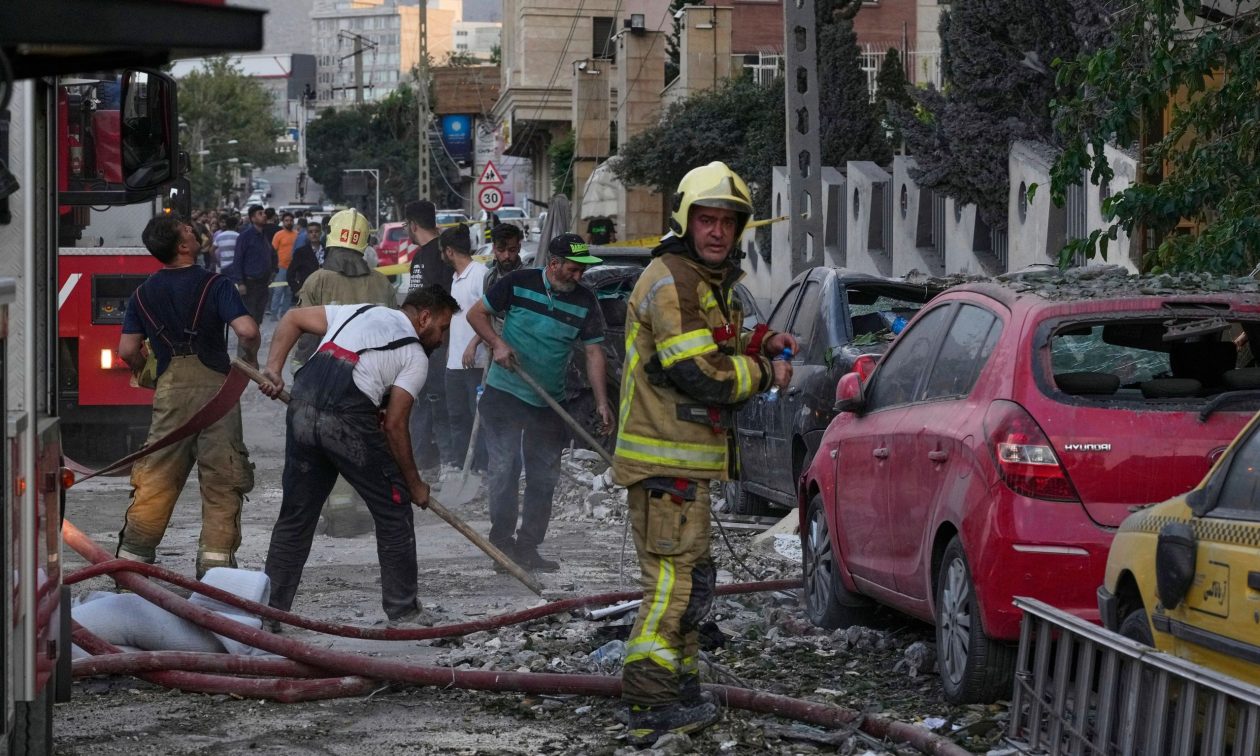Έκκληση του ΥΠΕΞ για αυξημένη προσοχή στο Ιράν – Τι πρέπει να προσέξουν οι Έλληνες