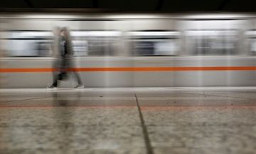 Μετρό Σύνταγμα: Γνωστός μάνατζερ ποδοσφαίρου ο άνδρας που ανασύρθηκε νεκρός