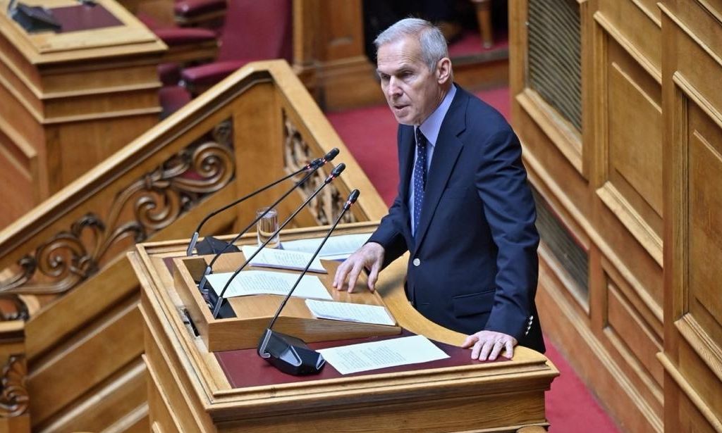 Ο Υφυπ. Εθνικής Άμυνας Θανάσης Δαβάκης εξήγησε στη Βουλή τις στρατιωτικές συμφωνίες με το ΝΑΤΟ