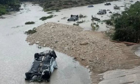 ΗΠΑ: Δέκα νεκροί στο Σαν Αντόνιο από τις σφοδρές καταιγίδες – Κραυγή αγωνίας για αγνοούμενους