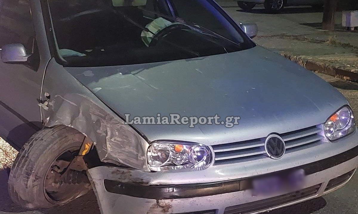 Τροχαίο ατύχημα στη Λαμία: Αυτοκίνητο έπεσε πάνω σε σταθμευμένο Ι.Χ