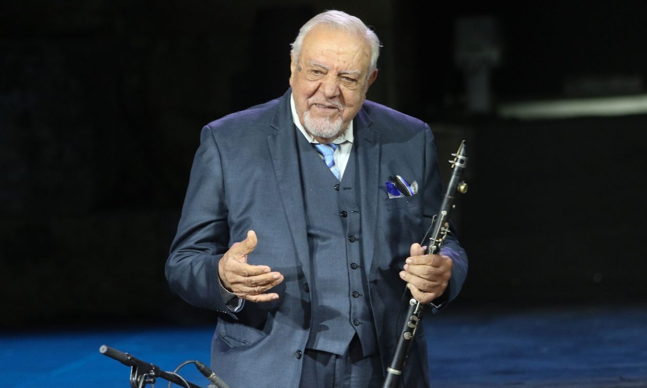Πετρολούκας Χαλκιάς: Θρήνος για τον μεγάλο δεξιοτέχνη του κλαρίνου – «Όλη η Ελλάδα σήμερα πενθεί»