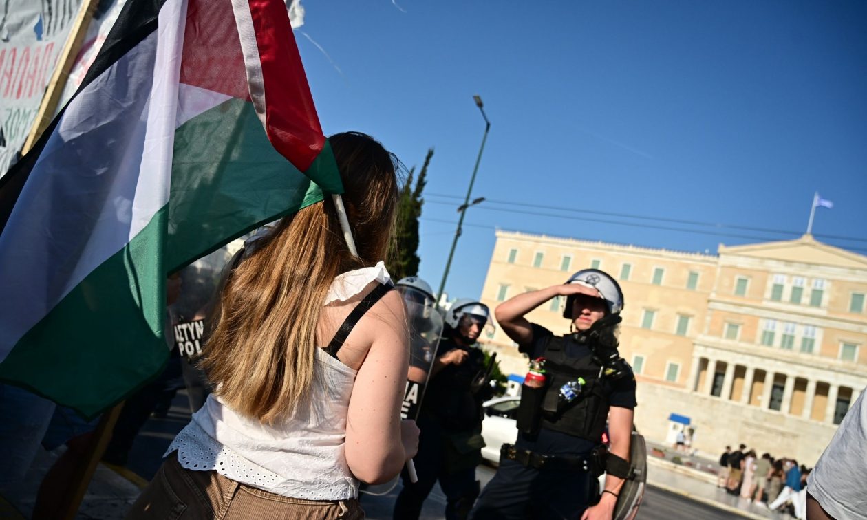 Συγκέντρωση αλληλεγγύης στον παλαιστινιακό λαό – Κλειστός ο σταθμός του Μετρό στο Σύνταγμα
