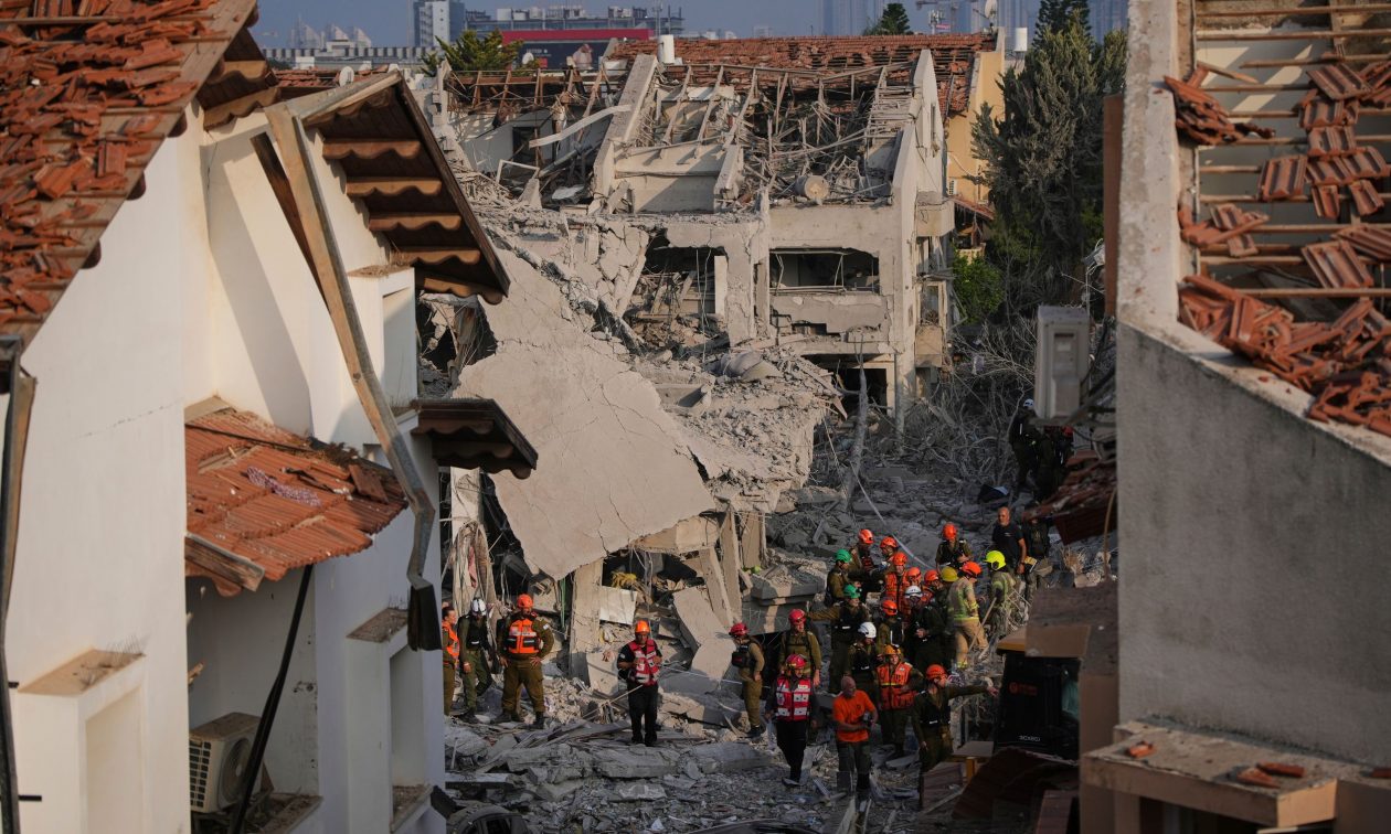 Ιράν – Ισραήλ: «Οι κάτοικοι της Τεχεράνης θα πληρώσουν το τίμημα», απειλεί το Τελ Αβίβ