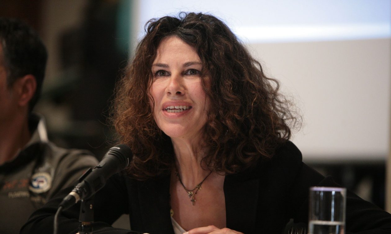 Ελευθερία Αρβανιτάκη: Ακυρώνει τις συναυλίες της για λόγους υγείας