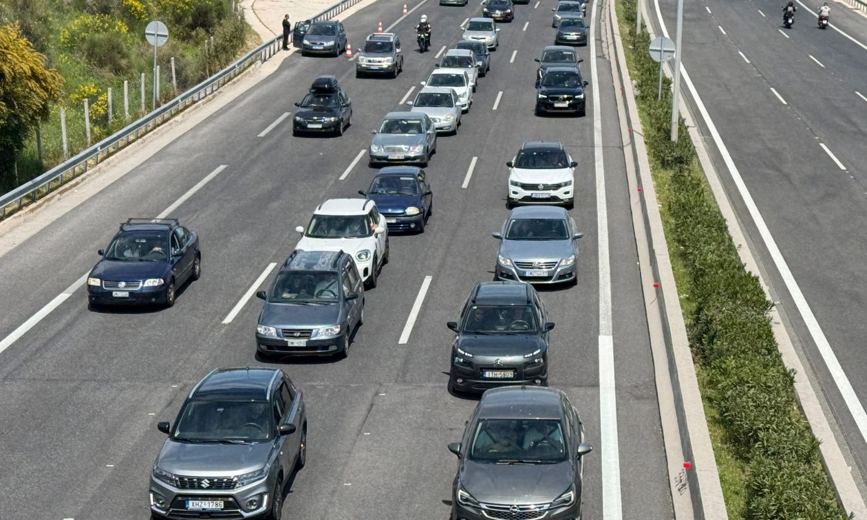 Τροχαίο στην Ποσειδώνος – Κλειστή η δεξιά λωρίδα