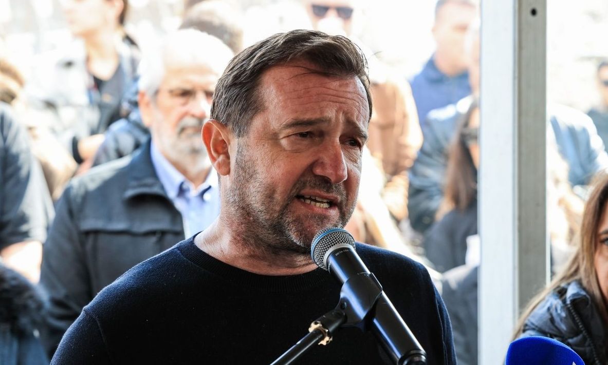 Πλακιάς για Μητσοτάκη: «Ο πρωθυπουργός γνώριζε τι έγινε εκείνο το βράδυ στα Τέμπη; Ναι ή όχι»;