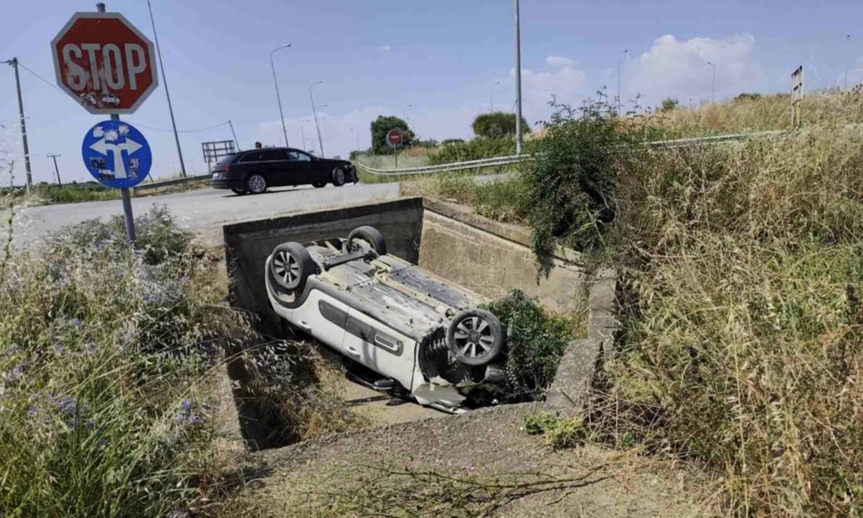 Χαλκιδική: Σοβαρό τροχαίο για τον δήμαρχο Νέας Προποντίδας – Έπεσε με το αμάξι του σε χαντάκι