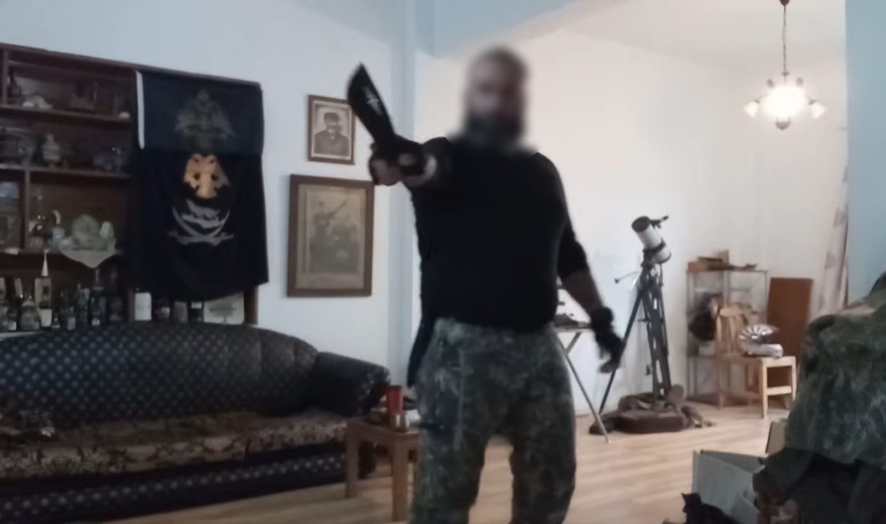 Χανιά: Στο αυτόφωρο ο 42χρονος με το μίνι οπλοστάσιο – «Πωλούνται νόμιμα στην αγορά», ισχυρίστηκε