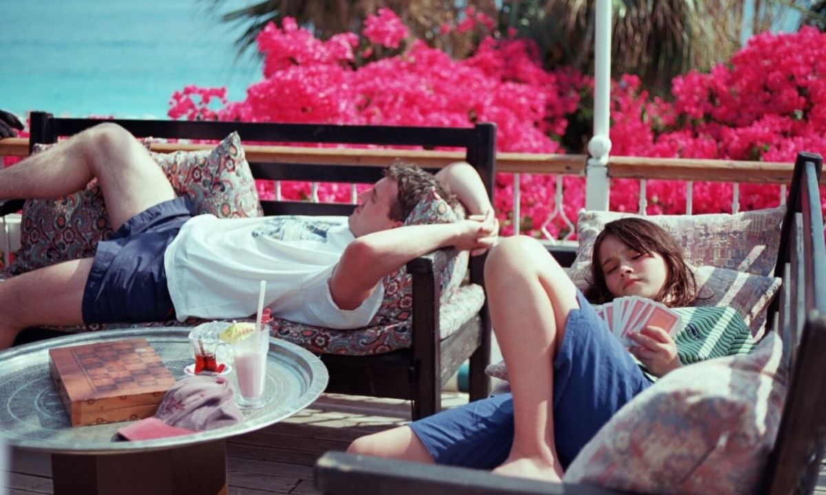 Σινέ-Λακάν: Προβολή της ταινίας «Aftersun» και συζήτηση για την οικογένεια στο Τριανόν