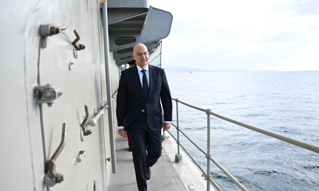 Δένδιας: Βάζει «βαθιά το μαχαίρι» στις υπερκοστολογήσεις για τον εκσυγχρονισμό των φρεγατών ΜΕΚΟ