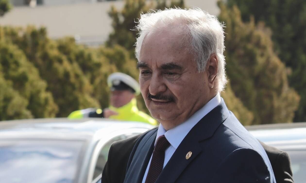 Χαφτάρ… αλά Τούρκα: Ευθυγραμμίζεται με Τρίπολη και Άγκυρα για τα οικόπεδα νότια της Κρήτης