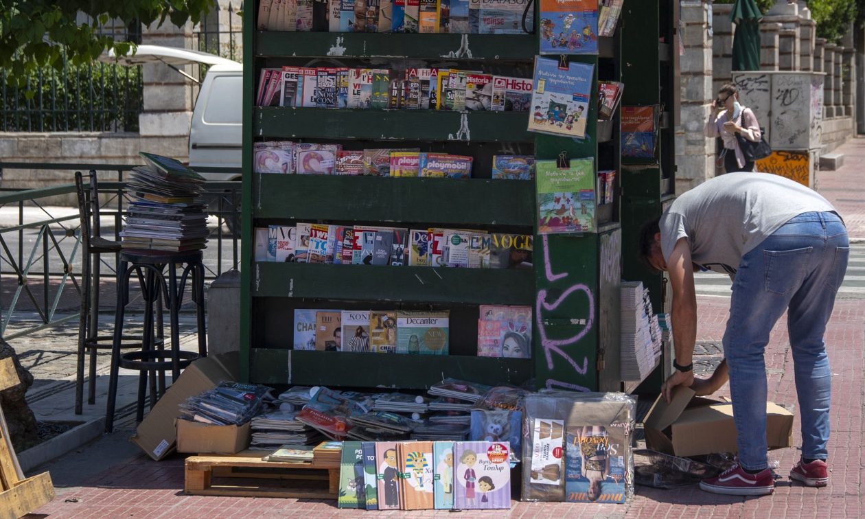 Ανάσα για μικρομεσαίους: Διορθώνονται οι αδικίες στη φορολογία ψιλικών και περιπτέρων