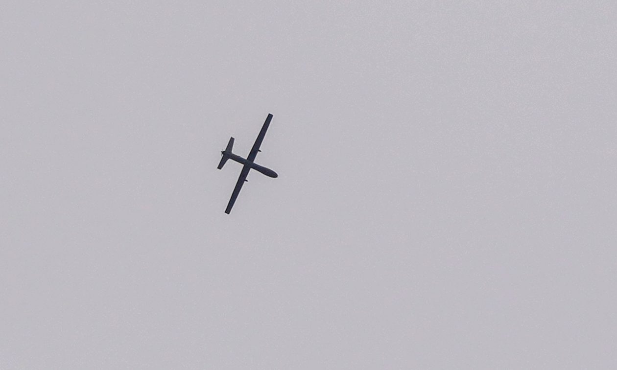 Ισραηλινά drones ρίχνουν πλαστά χαρτονομίσματα πάνω από τον Λίβανο