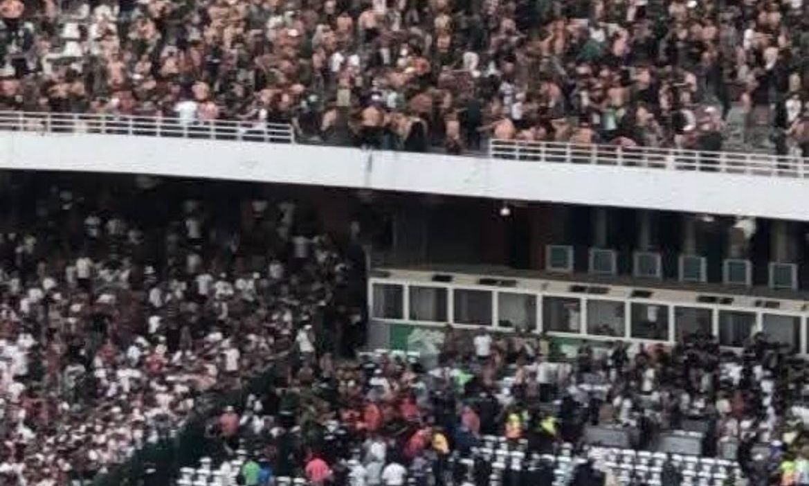 Τραγωδία στην Αλγερία: 3 νεκροί και 70 τραυματίες – Έπεσαν από τις κερκίδες πανηγυρίζοντας τον τίτλο