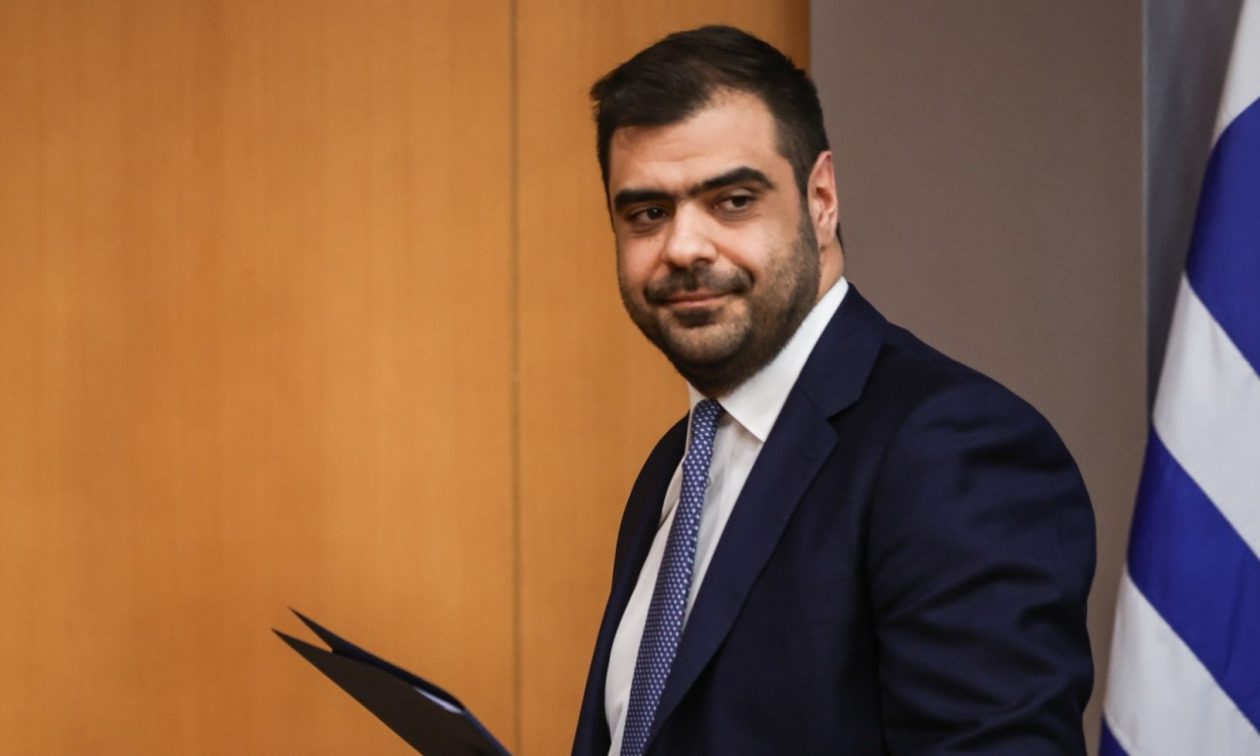 Live – Μαρινάκης: Η ενημέρωση των πολιτικών συντακτών