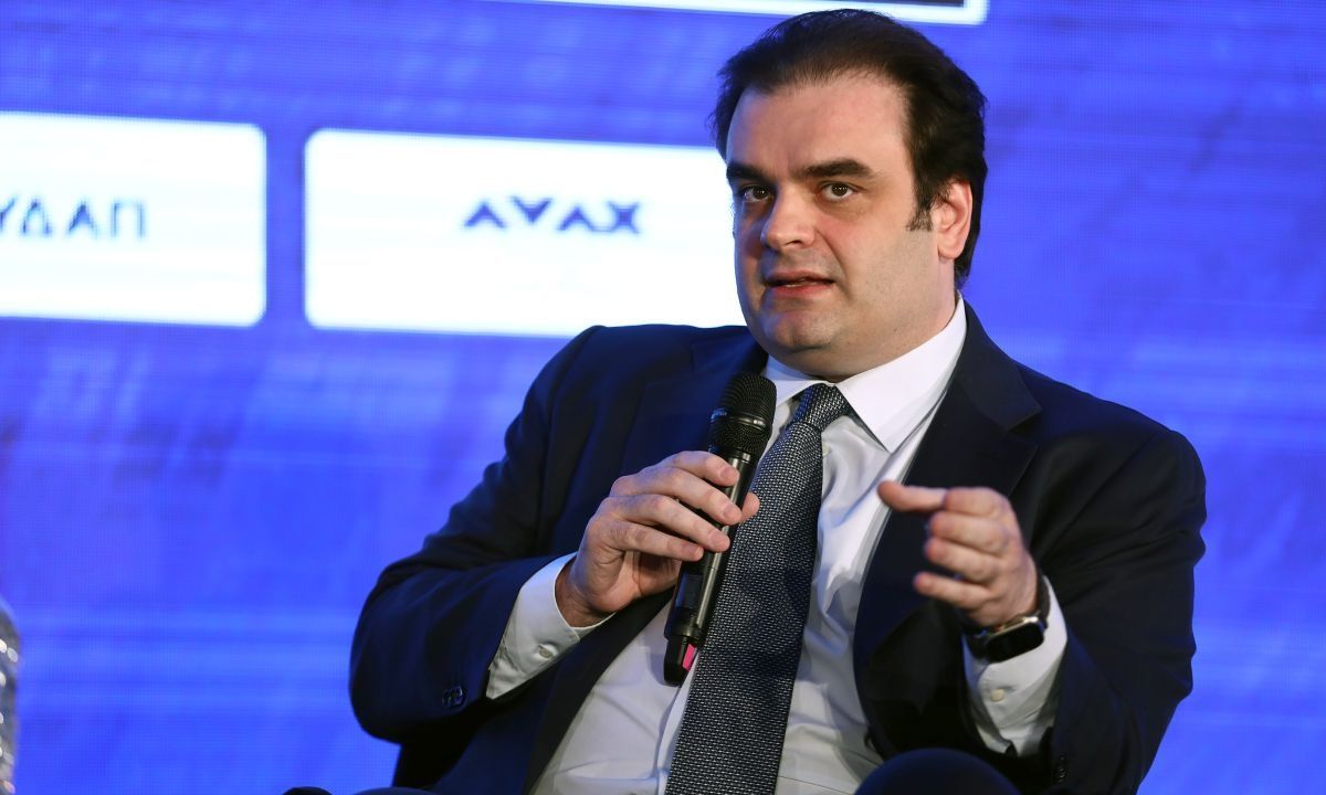 Αυστηρό μήνυμα Πιερρακάκη στις τράπεζες: Η κοινωνία έχει παράπονα