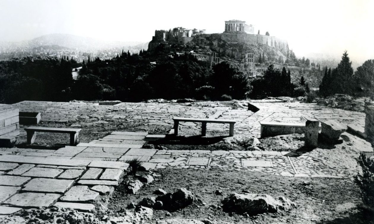 Μουσείο Μπενάκη: Έκθεση για τον Δημήτρη Πικιώνη στην Ιερά Μονή Ευαγγελισμού της Θεοτόκου στη Σκιάθο