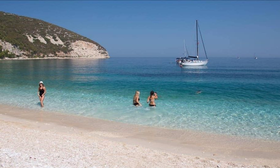 Η νήσος Σάσων στην Αλβανία που παλαιότερα ανήκε στην Ελλάδα εξαγοράστηκε από την οικογένεια Τραμπ
