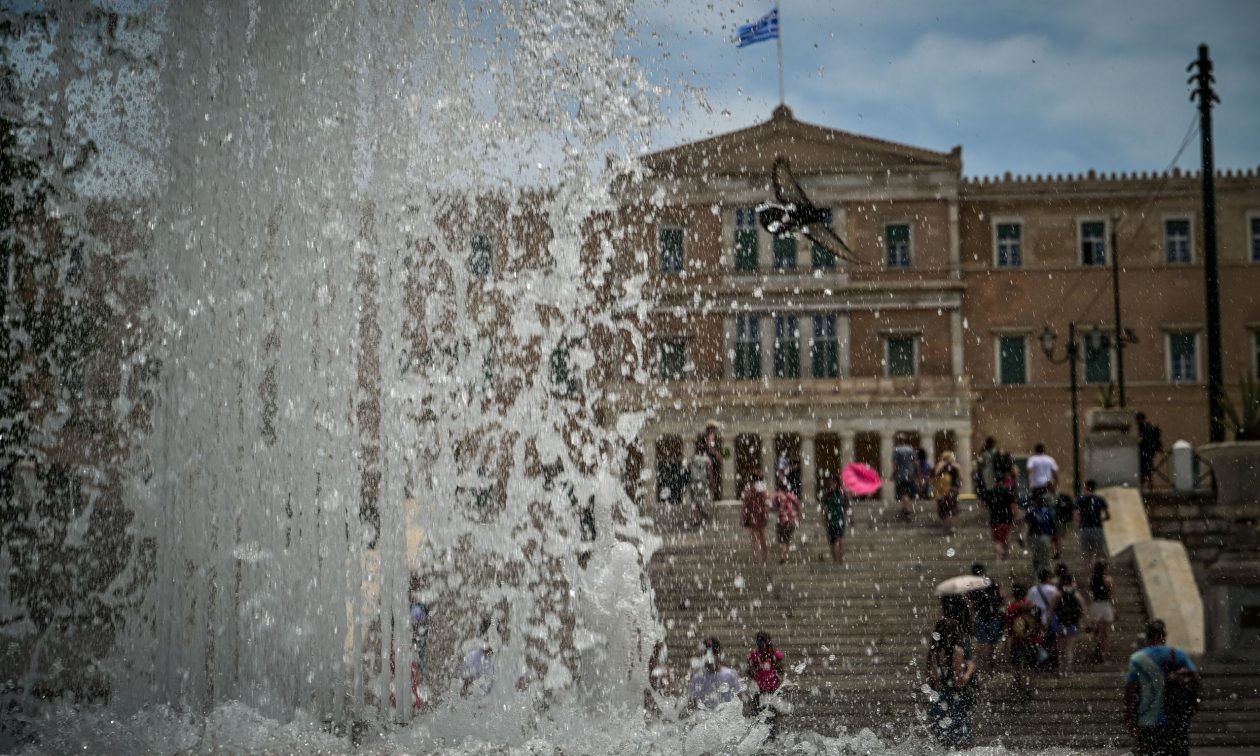 Ανοίγουν κλιματιζόμενες αίθουσες στον δήμο Αθηναίων λόγω των υψηλών θερμοκρασιών