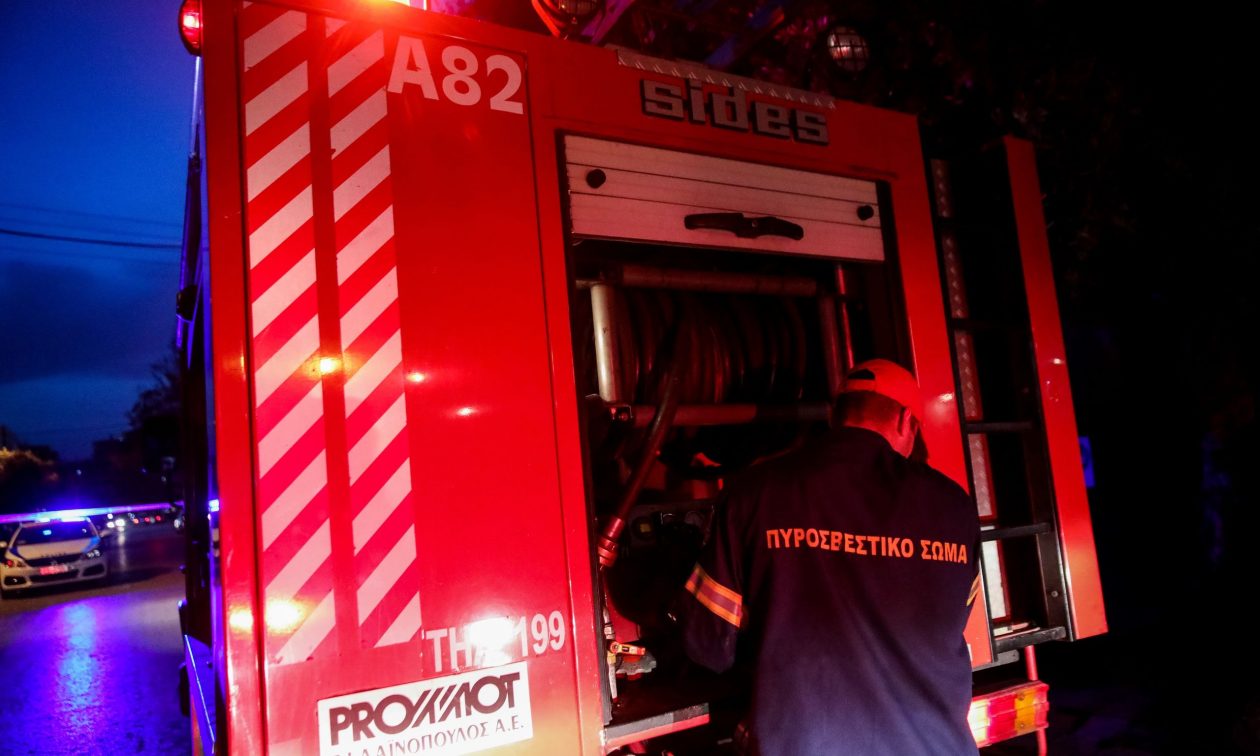 Φωτιά σε αποθήκη κοντά στα ΚΤΕΛ Κηφισού – Συναγερμός στην Πυροσβεστική