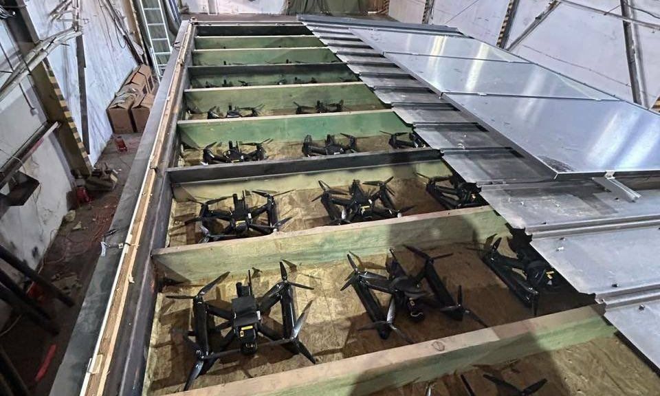 Ουκρανία: Συντονισμένη επίθεση με σμήνη drones κατά της Ρωσίας – Κατερρίφθησαν δεκάδες