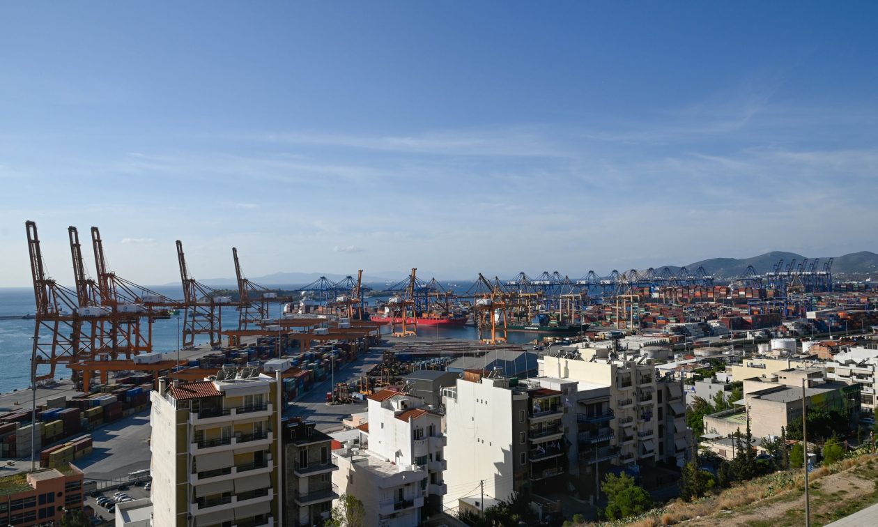 Μεγάλη επιχείρηση των Αρχών για απάτες σε βάρος της Ευρωπαϊκής Ένωσης – Έφοδος της ΕΛΑΣ στον Πειραιά
