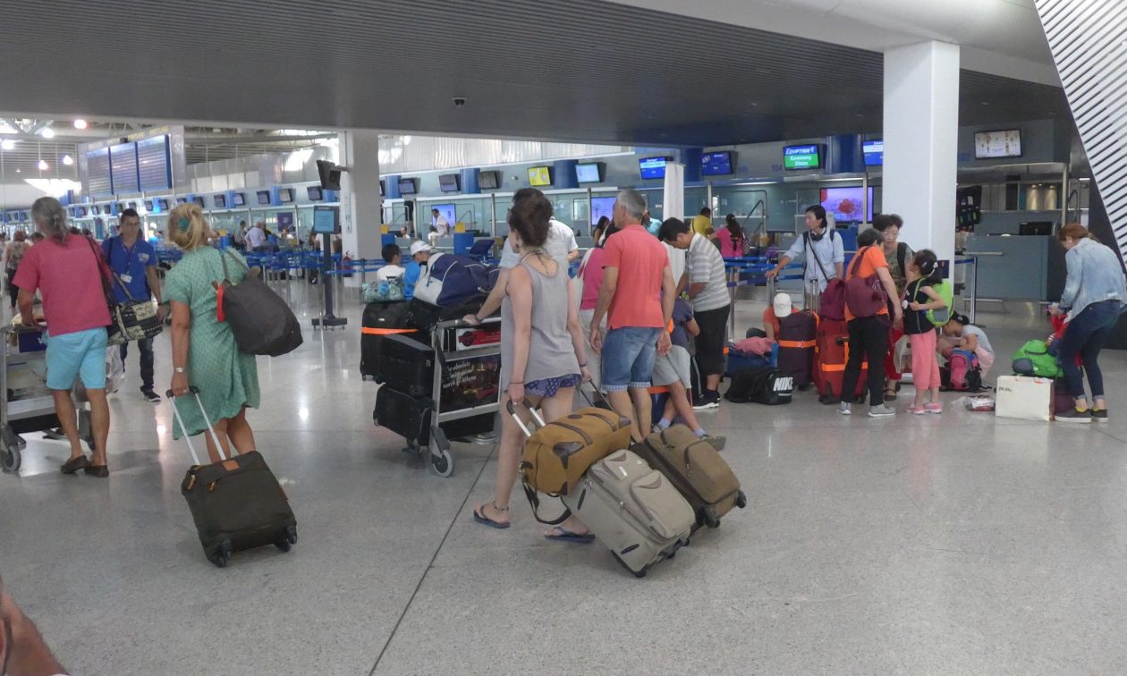Αεροπορικά ταξίδια: Τι πρέπει να γνωρίζουν οι επιβάτες για τις αποσκευές