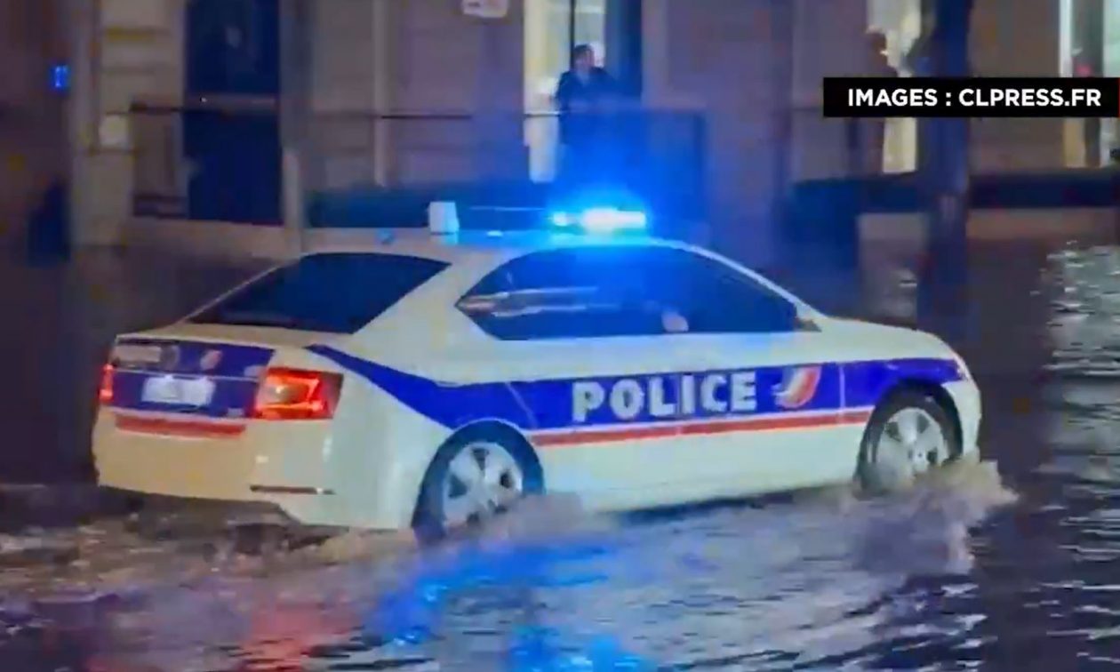 Περιπολία με μουσική από τον… Τιτανικό έκαναν Γάλλοι αστυνομικοί σε πλημμυρισμένο δρόμο