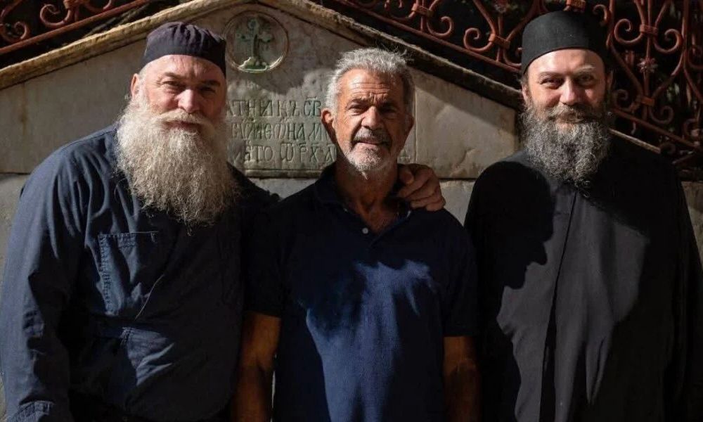 O Μελ Γκίμπσον στο Άγιο Όρος: Προσκύνημα στη Μονή Χιλανδαρίου