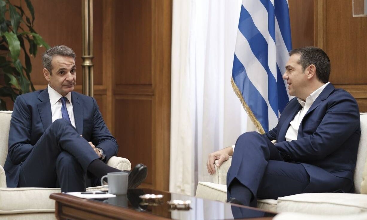 ΟΠΕΚΕΠΕ: Ο Μητσοτάκης παραδέχεται «αποτυχία», ο Τσίπρας επιχειρεί ρελάνς για το δημοψήφισμα του 2015