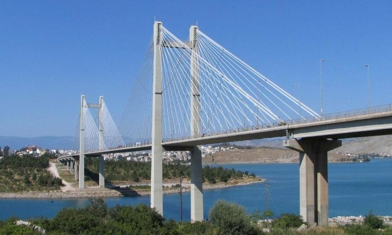 Τροχαίο στην Υψηλή Γέφυρα της Χαλκίδας – Ουρές από την κίνηση μέχρι το Σχηματάρι
