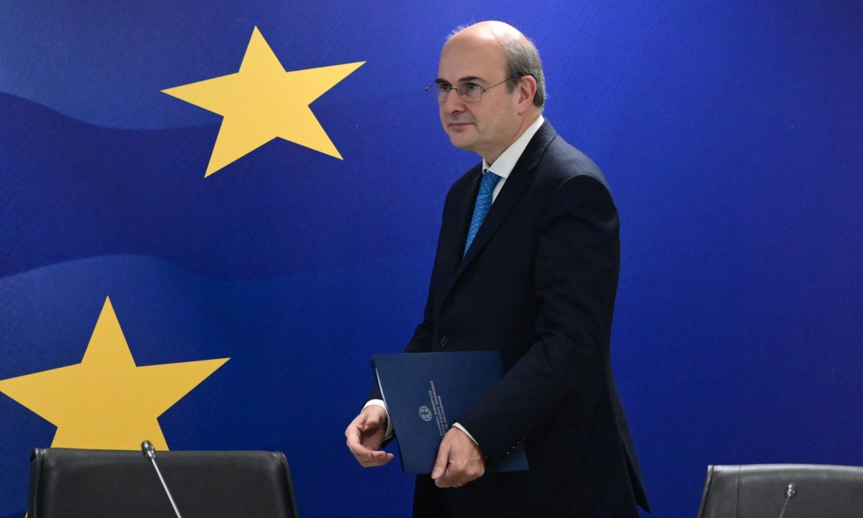 Χατζηδάκης: Κυβερνητική πρωτοβουλία για επιστροφή των επιδοτήσεων από τους επιτήδειους