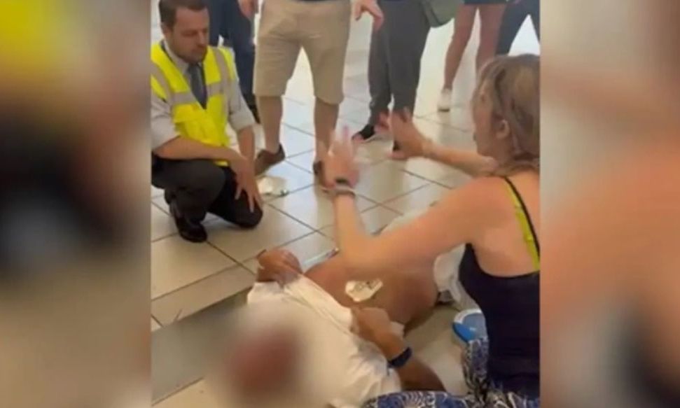 Συγκλονιστικό βίντεο: Έπαθε ανακοπή στο αεροδρόμιο Ρόδου και τον επανάφερε στη ζωή παιδίατρος