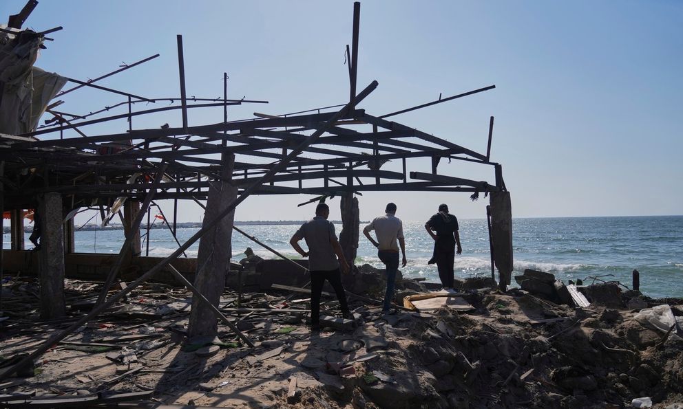 Γάζα: Τουλάχιστον 20 νεκροί από ισραηλινή επιδρομή σε παραθαλάσσιο καφέ – Πιέσεις για εκεχειρία