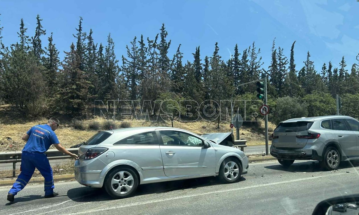 Τροχαίο ατύχημα στην Κατεχάκη – Κυκλοφοριακό κομφούζιο στο ρεύμα προς Καρέα – Δείτε εικόνες