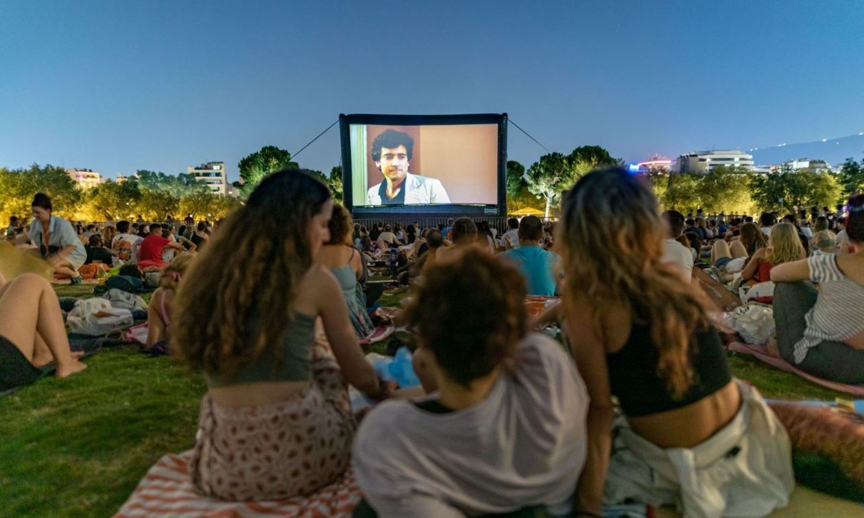 ΚΠΙΣΝ: Full Moon Sleepover με μουσική, κινηματογράφο, yoga, διαλογισμό και βόλτες με καγιάκ